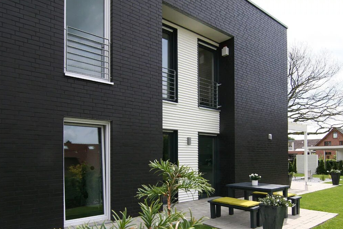 تاثیرات استفاده از آجر نمای مشکی نسوز در طراحی نمای ساختمان های مدرن