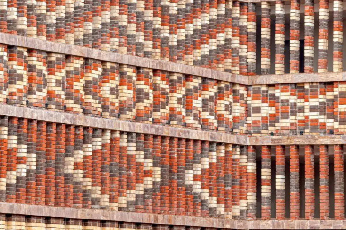 دقت در چیدمان و رعایت فواصل بندها